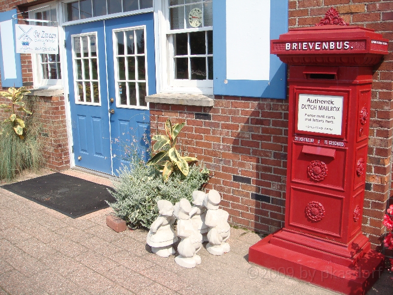 Western Michigan [2009] 500.JPG - Scenes from Windmill Island in Holland, Michigan.